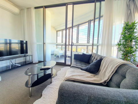 Luxury Level 2-bed 2-bath City View Apt In Olympic Park - Tweed Heads Accommodation 0