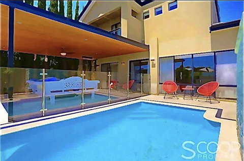 LUXURY VILLA W POOL & SPAS - Tweed Heads Accommodation 0