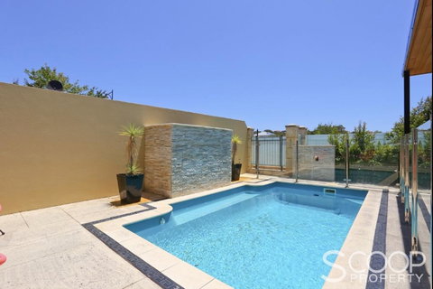 LUXURY VILLA W POOL & SPAS - Tweed Heads Accommodation 2