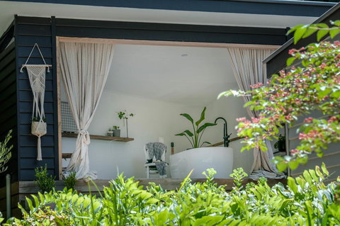 Magnolias On Mernda - Tweed Heads Accommodation 2