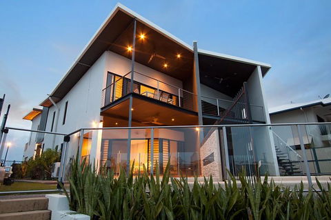 Marina Views Townhouse - Tweed Heads Accommodation 0