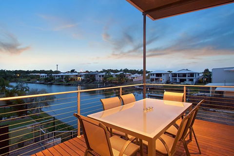 Marina Views Townhouse - Tweed Heads Accommodation 1