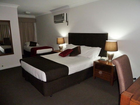 McNevins Tamworth Motel - Tweed Heads Accommodation 0