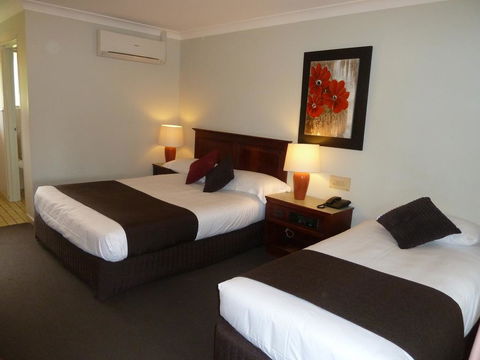 McNevins Warwick Motel - Tweed Heads Accommodation 0