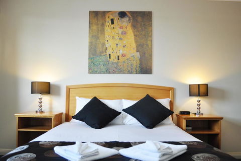 Meadowbrook Hotel Brisbane - Tweed Heads Accommodation 0