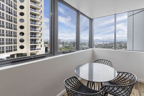 Meriton Suites Bondi Junction - Tweed Heads Accommodation 3