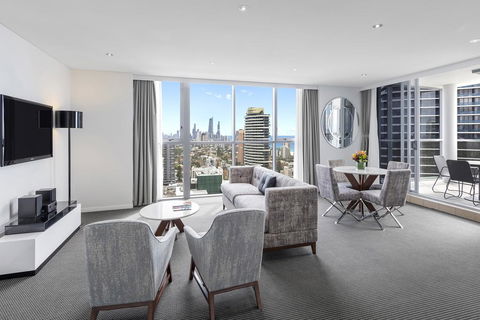 Meriton Suites Broadbeach - Tweed Heads Accommodation 1