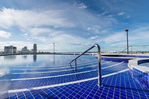 Meriton Suites Southport - Tweed Heads Accommodation 2