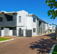 MERRIFIELD Foothill Suites - RELAXING LIFETYLE CHOICE - Tweed Heads Accommodation