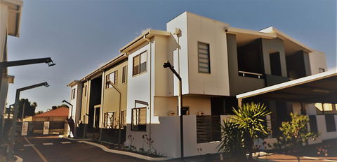 MERRIFIELD Foothill Suites - RELAXING LIFETYLE CHOICE - Tweed Heads Accommodation 3