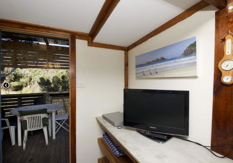Mick's Beach Cottage - Seal Rocks Beachfront - Tweed Heads Accommodation 3