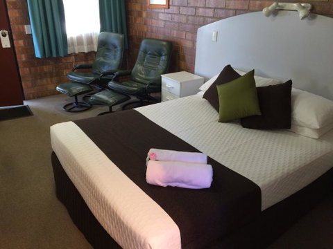 Miles Outback Motel - Tweed Heads Accommodation 3