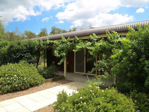 Misty Glen Cottage - Tweed Heads Accommodation 2