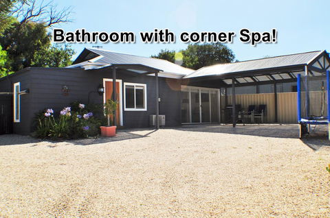 MODERN & LUXURIOUS WITH SPA BATH! - Tweed Heads Accommodation 0