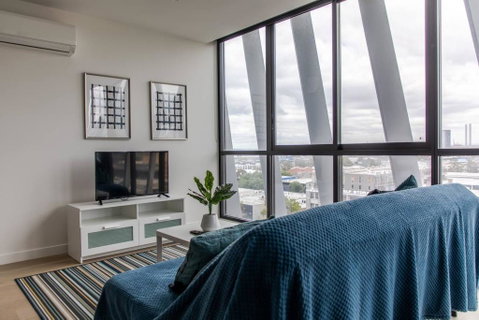 Modern 1 Bedroom Apartment With Rooftop Terrace And Spa - Tweed Heads Accommodation 2