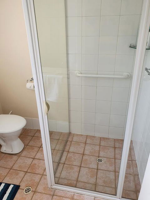 Modern Cosy Studio Close To QEH + Adelaide CBD + Airport + Beaches - Tweed Heads Accommodation 2
