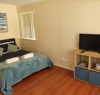 Modern Cosy Studio Close to QEH  Adelaide CBD  Airport  Beaches - Tweed Heads Accommodation