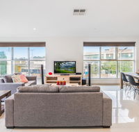 Modern Unit With Balconies Near Melbourne Airport - Tweed Heads Accommodation