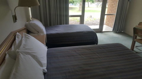 Moe Parklands Motel - Tweed Heads Accommodation 0