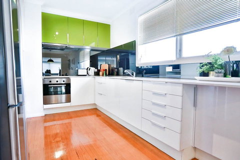 Mont Albert 2 Bedrooms Morden House - Tweed Heads Accommodation 0