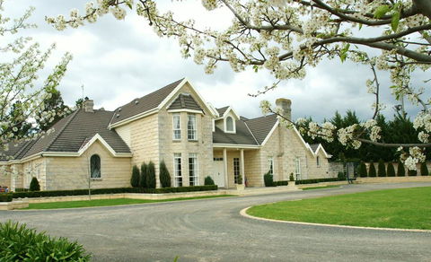 Montfort Manor - Tweed Heads Accommodation 0
