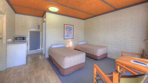 Motel Meneres - Tweed Heads Accommodation 1