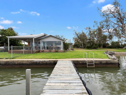 Mulwala Lakeside Waterfront - Tweed Heads Accommodation 1