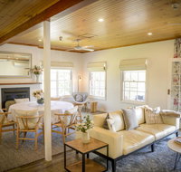Myrtle Tree Lodge - Flowers Kangaroo Valley - Tweed Heads Accommodation