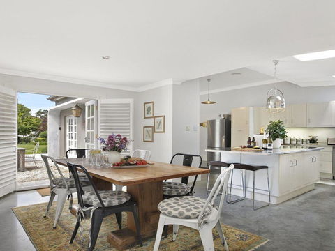 Nattai Lodge - House & Cottage In Beautiful Garden - Tweed Heads Accommodation 1