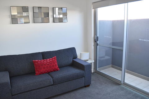Central Executive Townhouse - Tweed Heads Accommodation 6