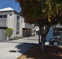 Central Executive Townhouse - Tweed Heads Accommodation