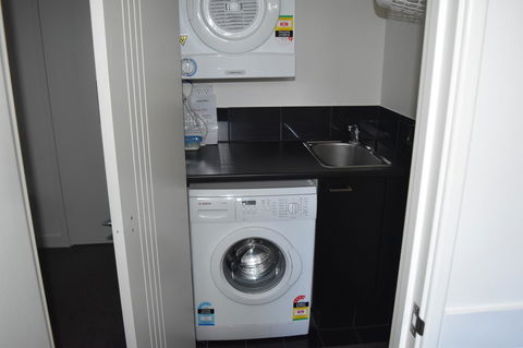 Central Executive Townhouse - Tweed Heads Accommodation 10