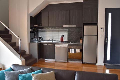 Central Executive Townhouse - Tweed Heads Accommodation 2