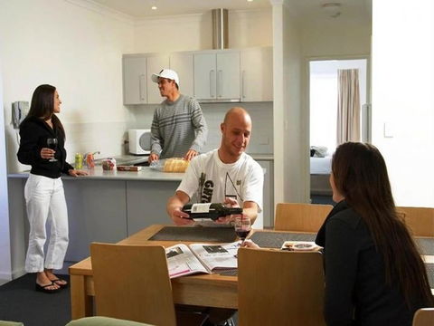 Leeuwin Apartments - Tweed Heads Accommodation 13