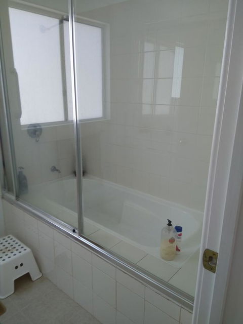 DIANELLA Budget Rooms Happy Place To Stay - Tweed Heads Accommodation 37