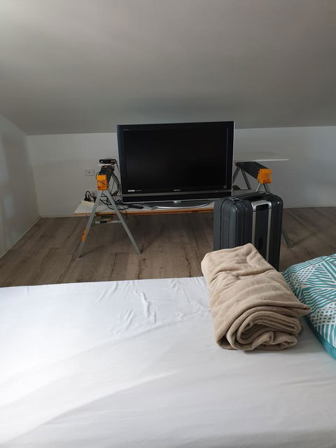 DIANELLA Budget Rooms Happy Place To Stay - Tweed Heads Accommodation 6