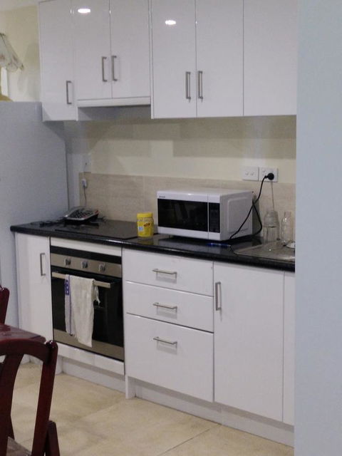 DIANELLA Budget Rooms Happy Place To Stay - Tweed Heads Accommodation 25