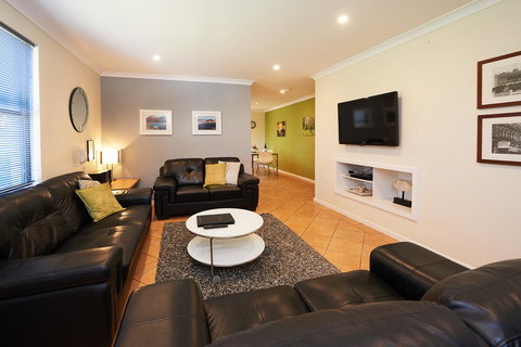 Albany Harbourside Apartments And Houses - Tweed Heads Accommodation 10