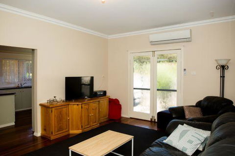 Yvonnes Rest Holiday Home - Tweed Heads Accommodation 6