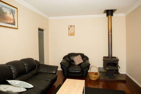 Yvonnes Rest Holiday Home - Tweed Heads Accommodation 7