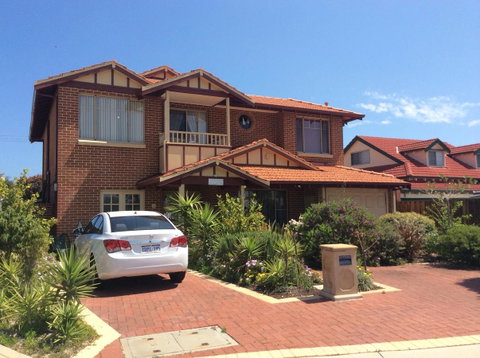 Crossland House - Tweed Heads Accommodation 12