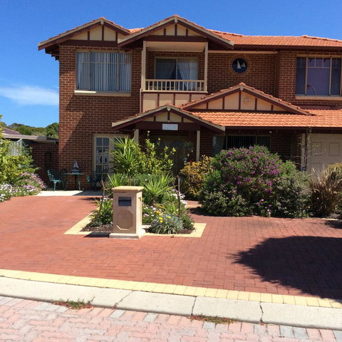Crossland House - Tweed Heads Accommodation 10