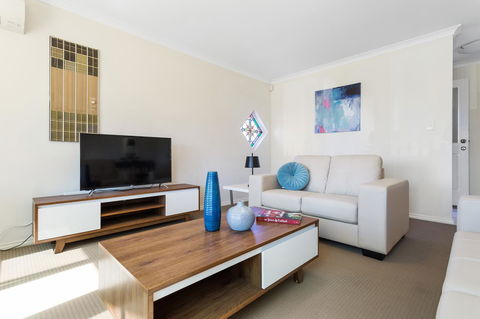 Como South Perth Villa - Tweed Heads Accommodation 1