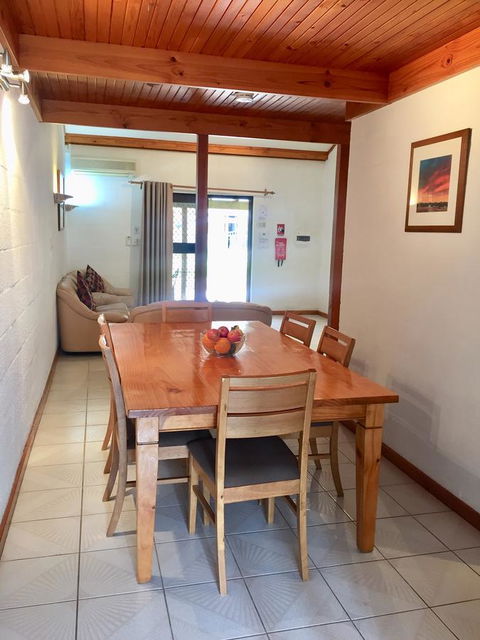 Cottesloe Beach Chalets - Tweed Heads Accommodation 17