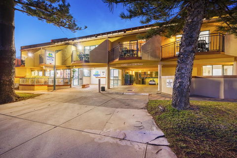 Cottesloe Beach Chalets - Tweed Heads Accommodation 6