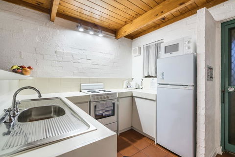 Cottesloe Beach Chalets - Tweed Heads Accommodation 34