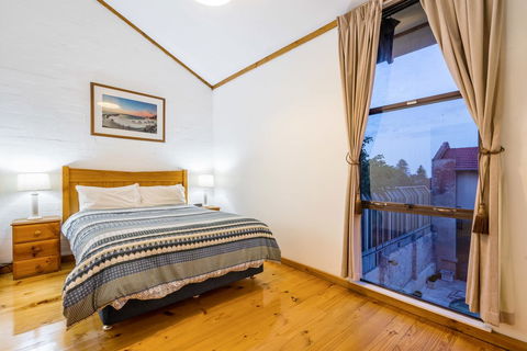 Cottesloe Beach Chalets - Tweed Heads Accommodation 3