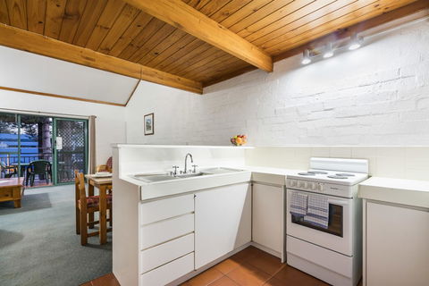 Cottesloe Beach Chalets - Tweed Heads Accommodation 27