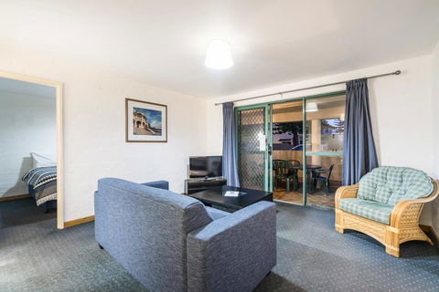Cottesloe Beach Chalets - Tweed Heads Accommodation 37