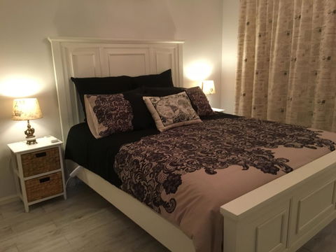 Applegate Lane Chalet - Tweed Heads Accommodation 8